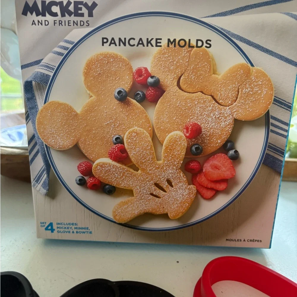 Williams Sonoma Blue Silicone Pancake Molds